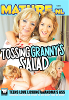 Omas Salat anrühren
